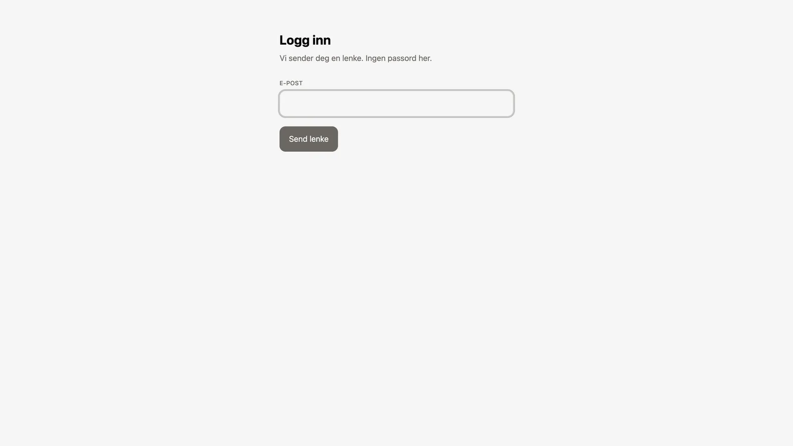 The Chatnor sign-in screen: a single email field under the heading "Logg inn" and the line "Vi sender deg en lenke. Ingen passord her."